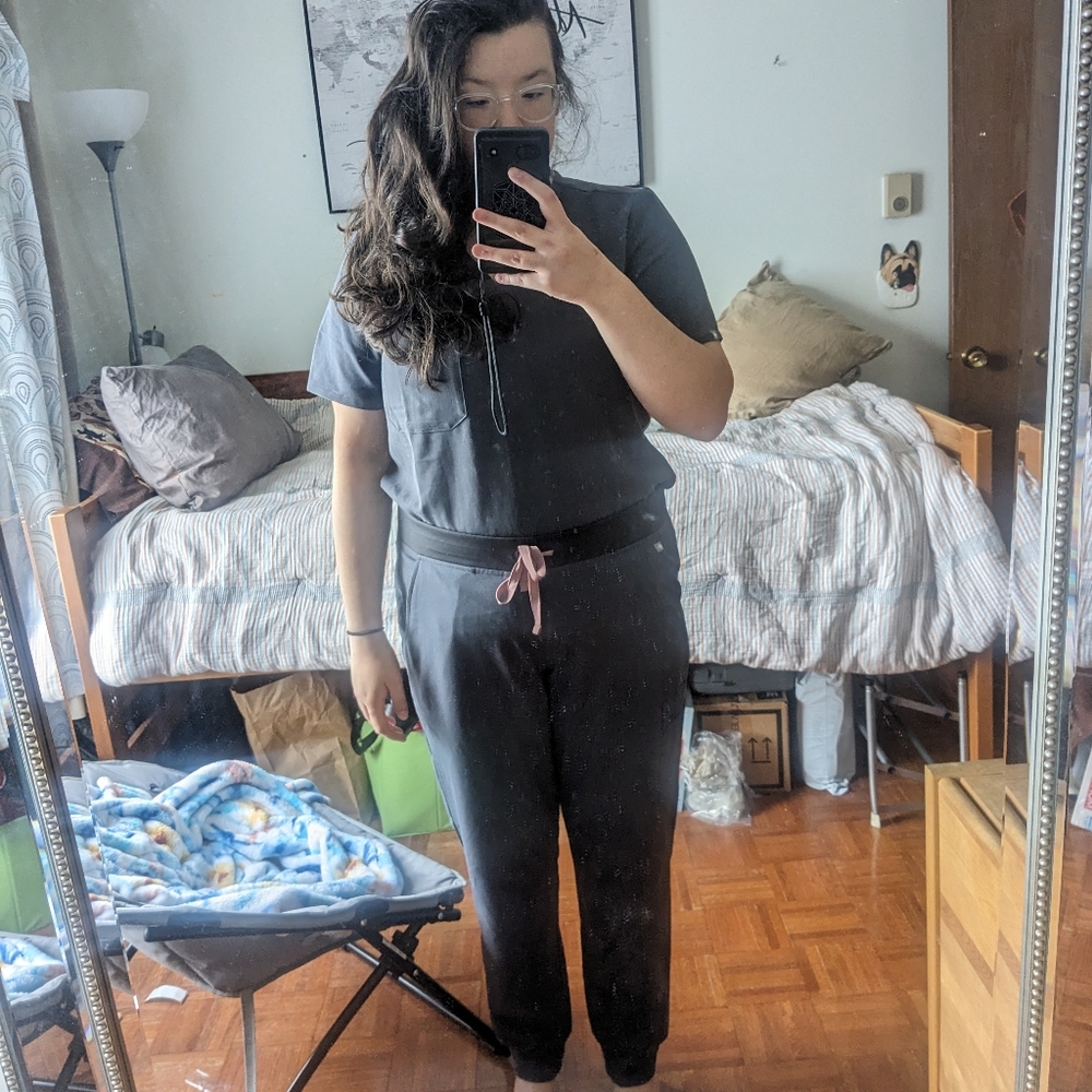 Figs limited edition charcoal jogger set